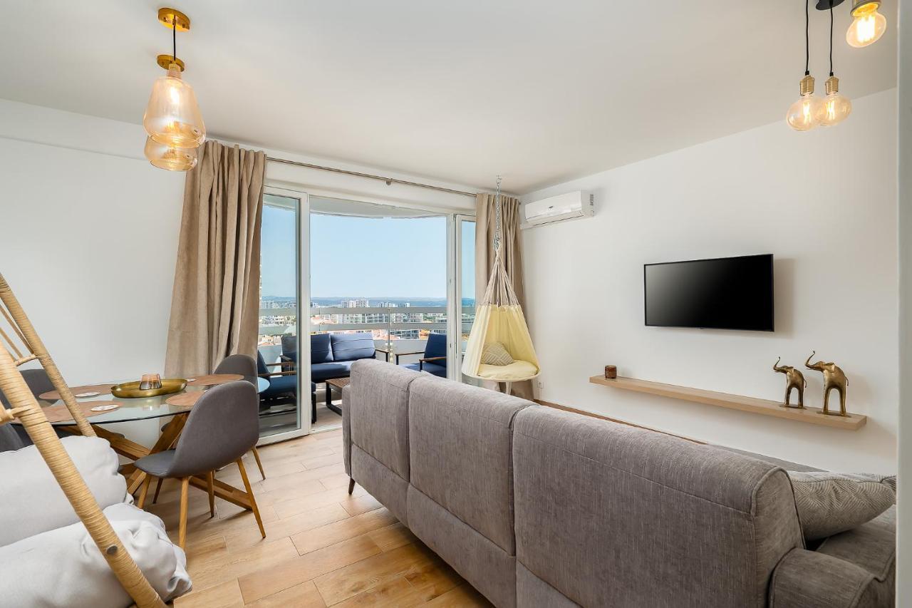 Charming Apartment W/ Pool & Balcony In Portimao By Lovelystay Ngoại thất bức ảnh