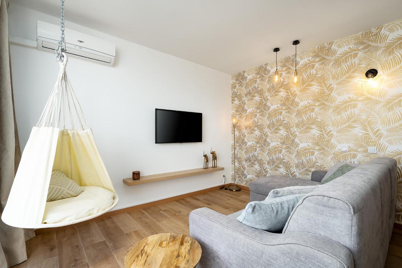 Charming Apartment W/ Pool & Balcony In Portimao By Lovelystay Ngoại thất bức ảnh
