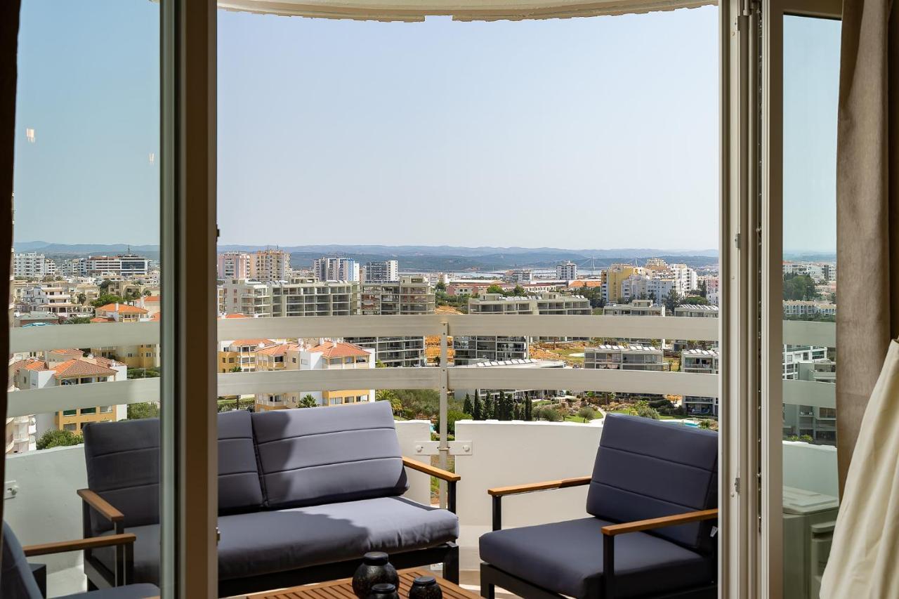 Charming Apartment W/ Pool & Balcony In Portimao By Lovelystay Ngoại thất bức ảnh